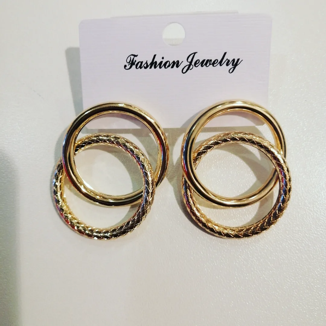 Elegant Gold Coated Earrings Fashion Jewellery Studs Elegant Loops Stunning Earring Sets for Ladies Women All Occasions & Parties Crystal