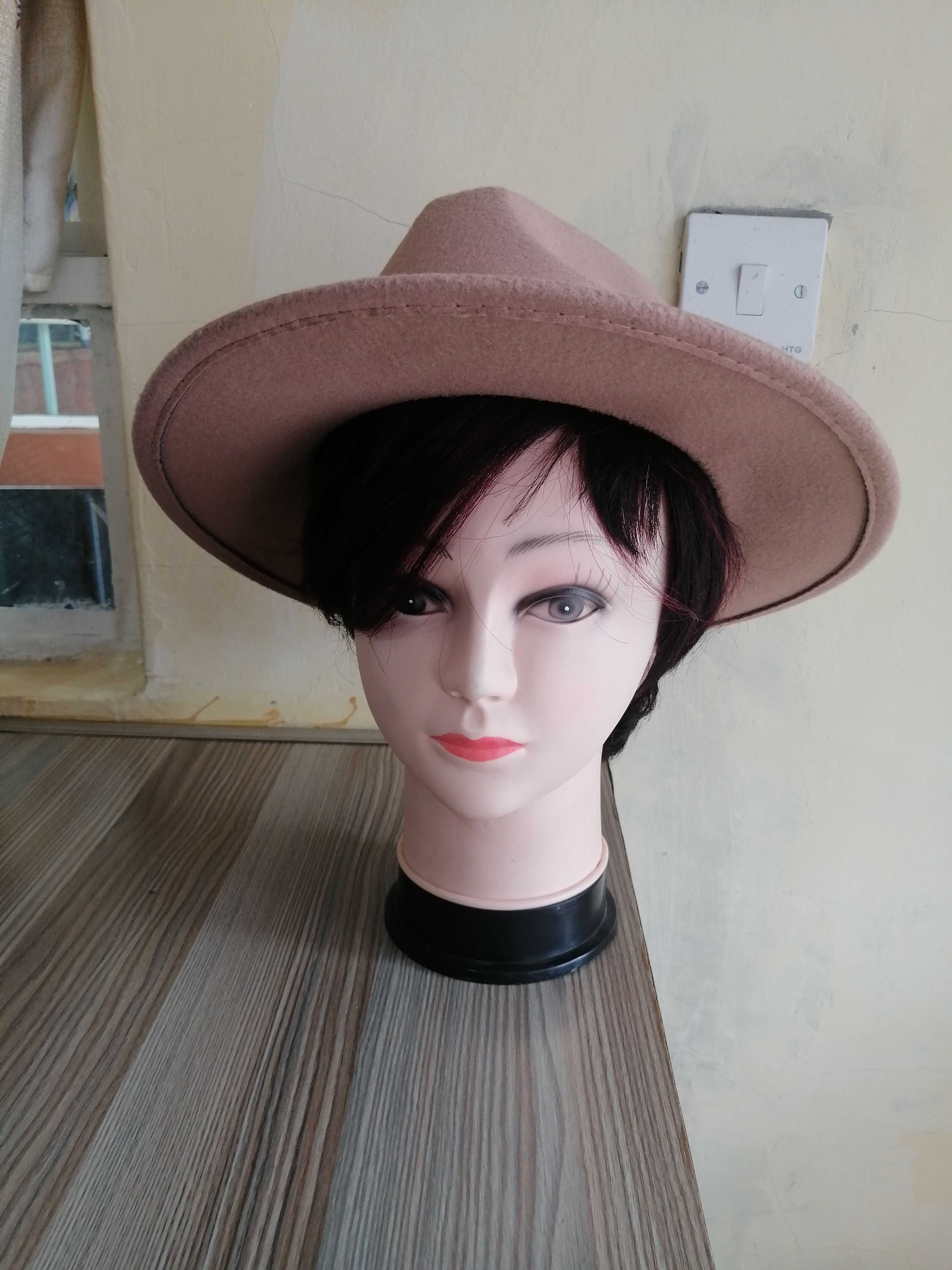 High fashion Fedora hats Unisex Summer Hats Baseball caps Sun Hats for men & Women Party Flat Brim hats Head wear for all occasions Stylish head gear Official Casual & smart casual wear & accessories