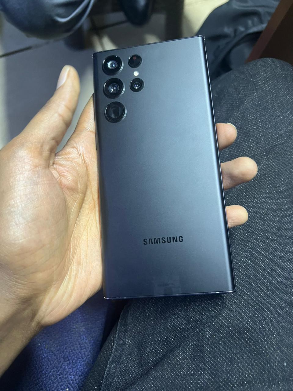 Refurbished Samsung S22 Ultra 1TB – Premium Performance at a Fraction of the Price"