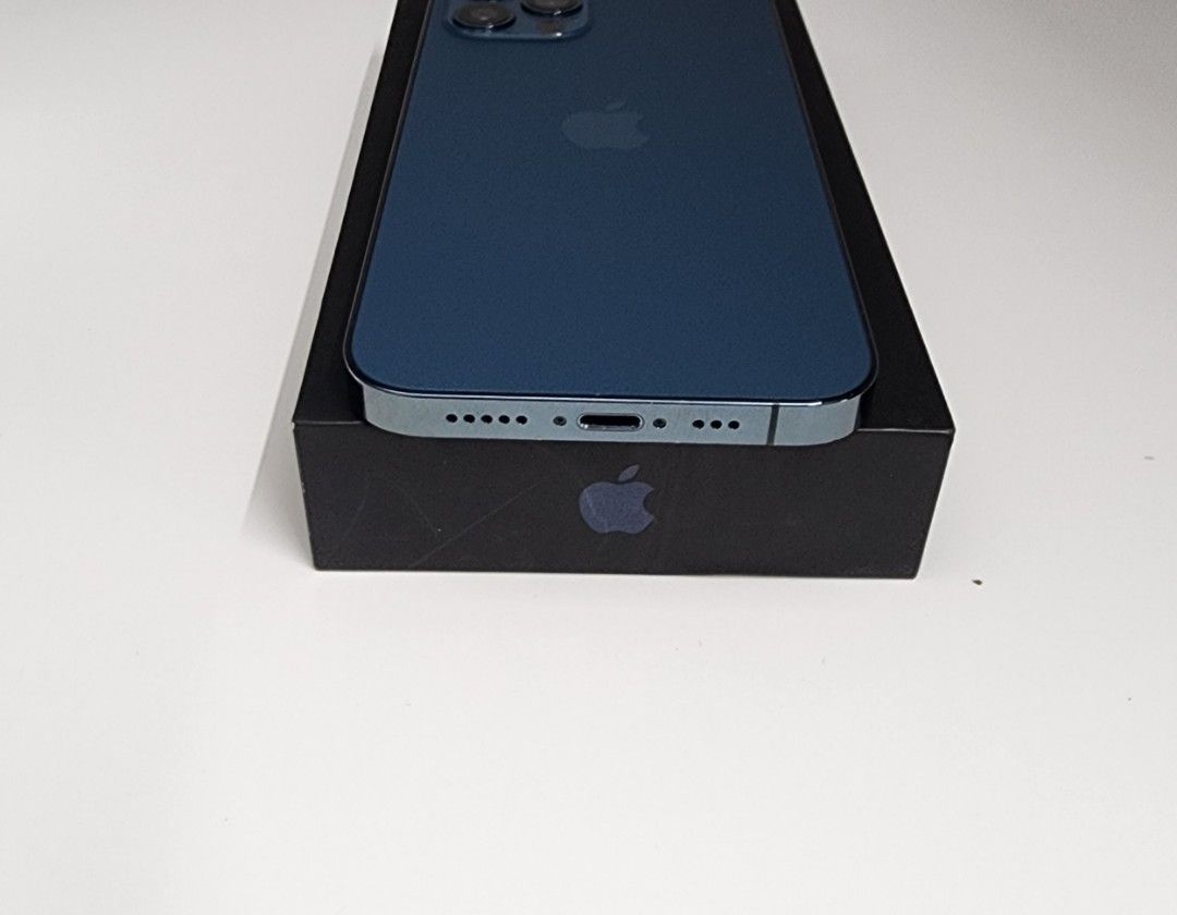 Refurbished Apple iPhone 12PRO 512GB 12MP Rear camera Li-Ion 3110 mAh Battery Smart Phones Face ID Blue radom color