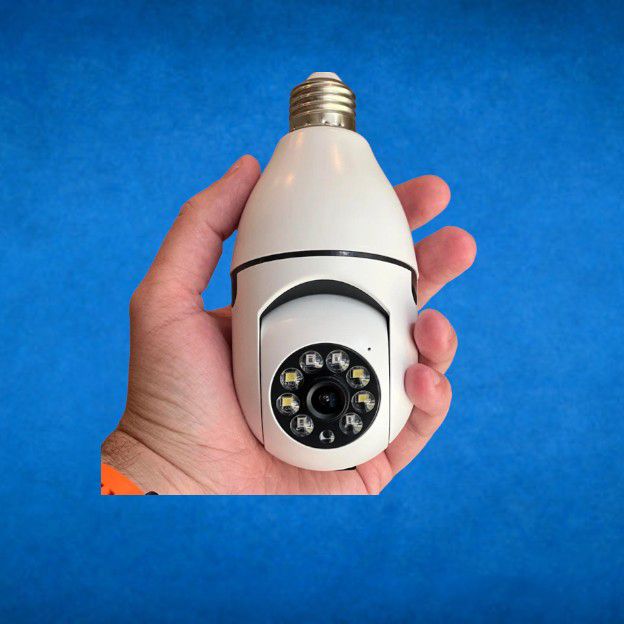 Easy to Use Rotating PTZ Remote View Wifi Bulb Camera