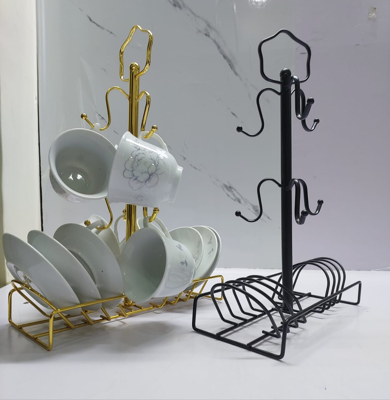 Detachable Metallic holder for 6 cups 6 saucers available in two colours gold and black