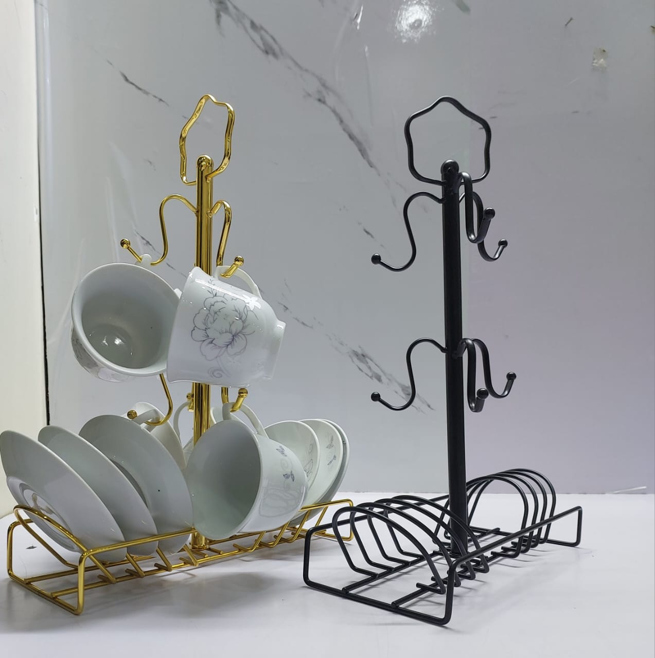 Detachable Metallic holder for 6 cups 6 saucers available in two colours gold and black