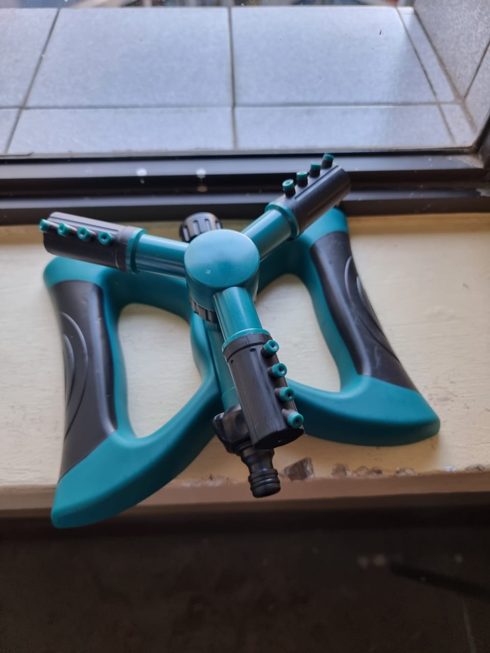 3-arm garden sprinkler with 2 spray options now available 
NB Doesn't include pipe.