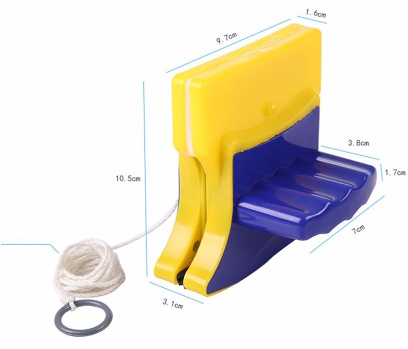 Double faced magnetic window cleaner 
Ideal for cleaning both sides of high height glass panes