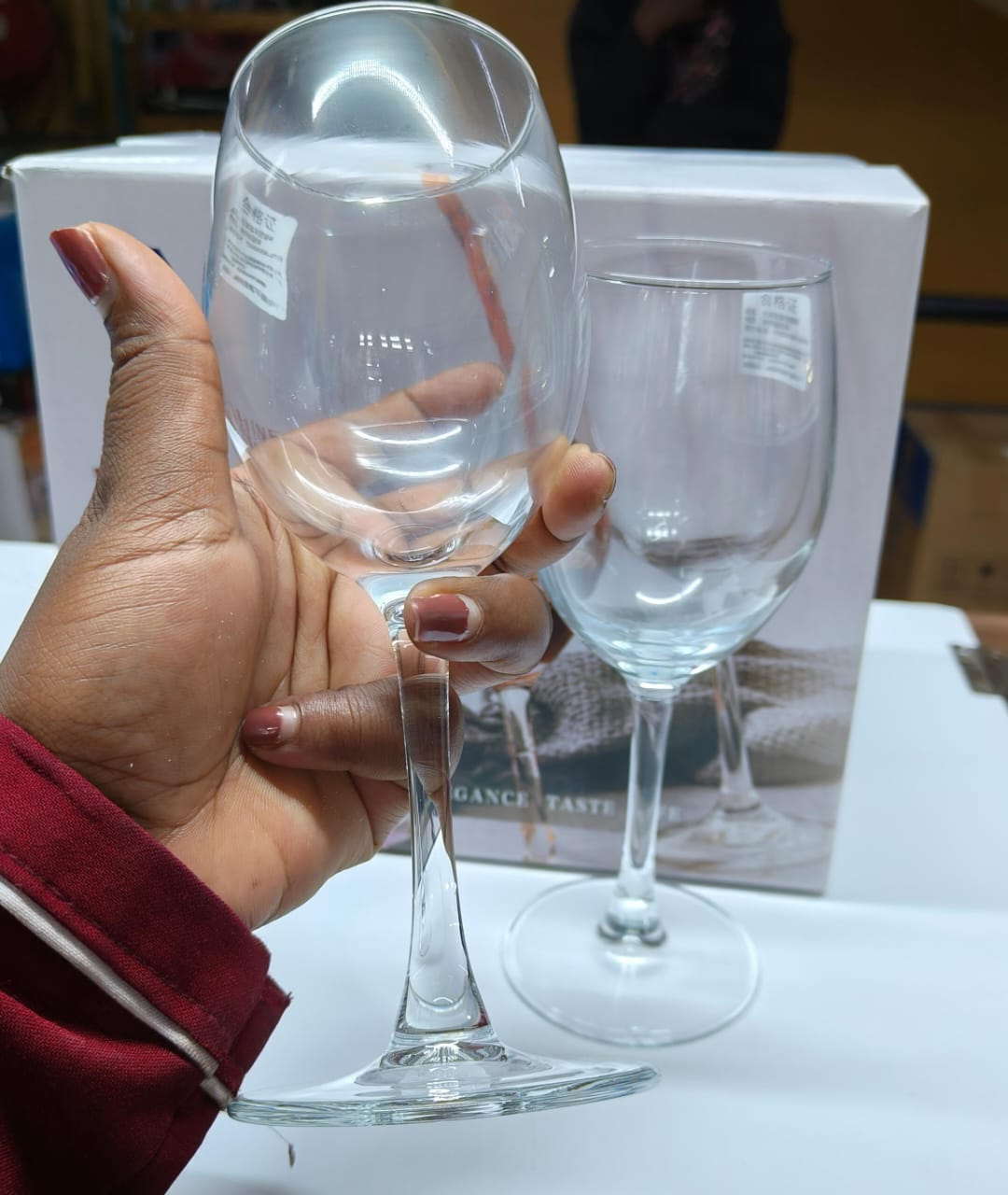 Wine Glass Set of 6 wine glasses. Mouth-blown glass Large, rounded bowls Capacity: 310mlgh Quality Drinkware Type:  Wine glass Material: Glass Dishwasher safe