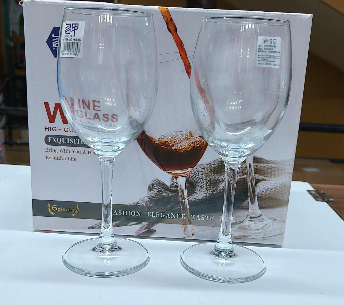 Wine Glass Set of 6 wine glasses. Mouth-blown glass Large, rounded bowls Capacity: 310mlgh Quality Drinkware Type:  Wine glass Material: Glass Dishwasher safe