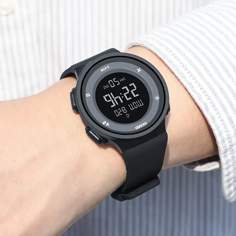 New Skmei electronic watch, smart outdoor sports watch, LED digital silicone electronic watch, multifunctional, waterproof, fashionable, with night light