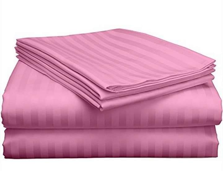 🍂🍂🍂 Stripped bedsheets ✨2 pcs bedsheets ✨4 PCs pillow cases ◻️ Satin ▪️7x8