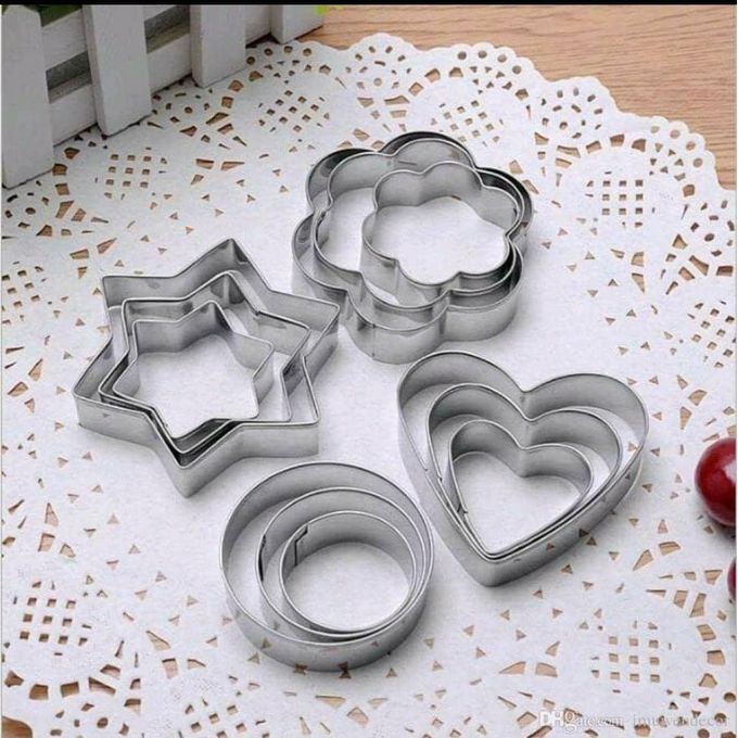 METALLIC COOKIE CUTTER