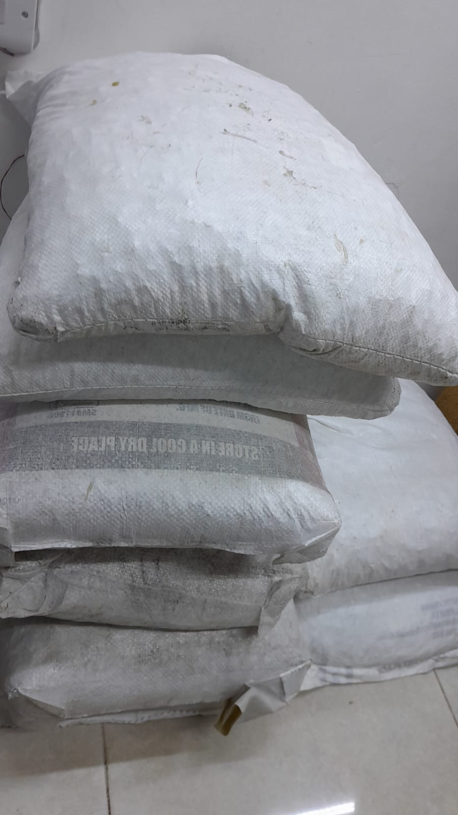 White decorative pebble stones for home decor indoor and outdoor 30kg bag