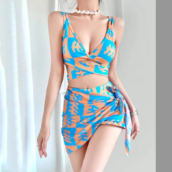 The new style of bathing suit girls popular Instagram sexy split retro students bikini hot spring bathing suit