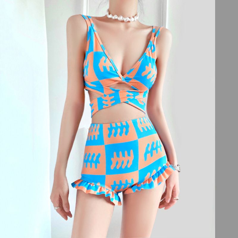 The new style of bathing suit girls popular Instagram sexy split retro students bikini hot spring bathing suit