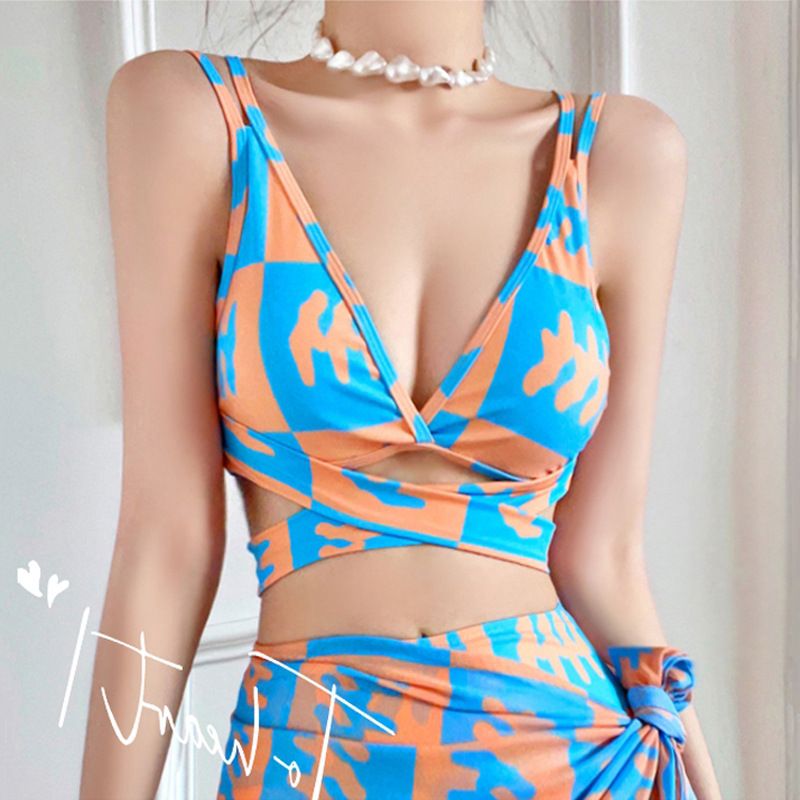 The new style of bathing suit girls popular Instagram sexy split retro students bikini hot spring bathing suit
