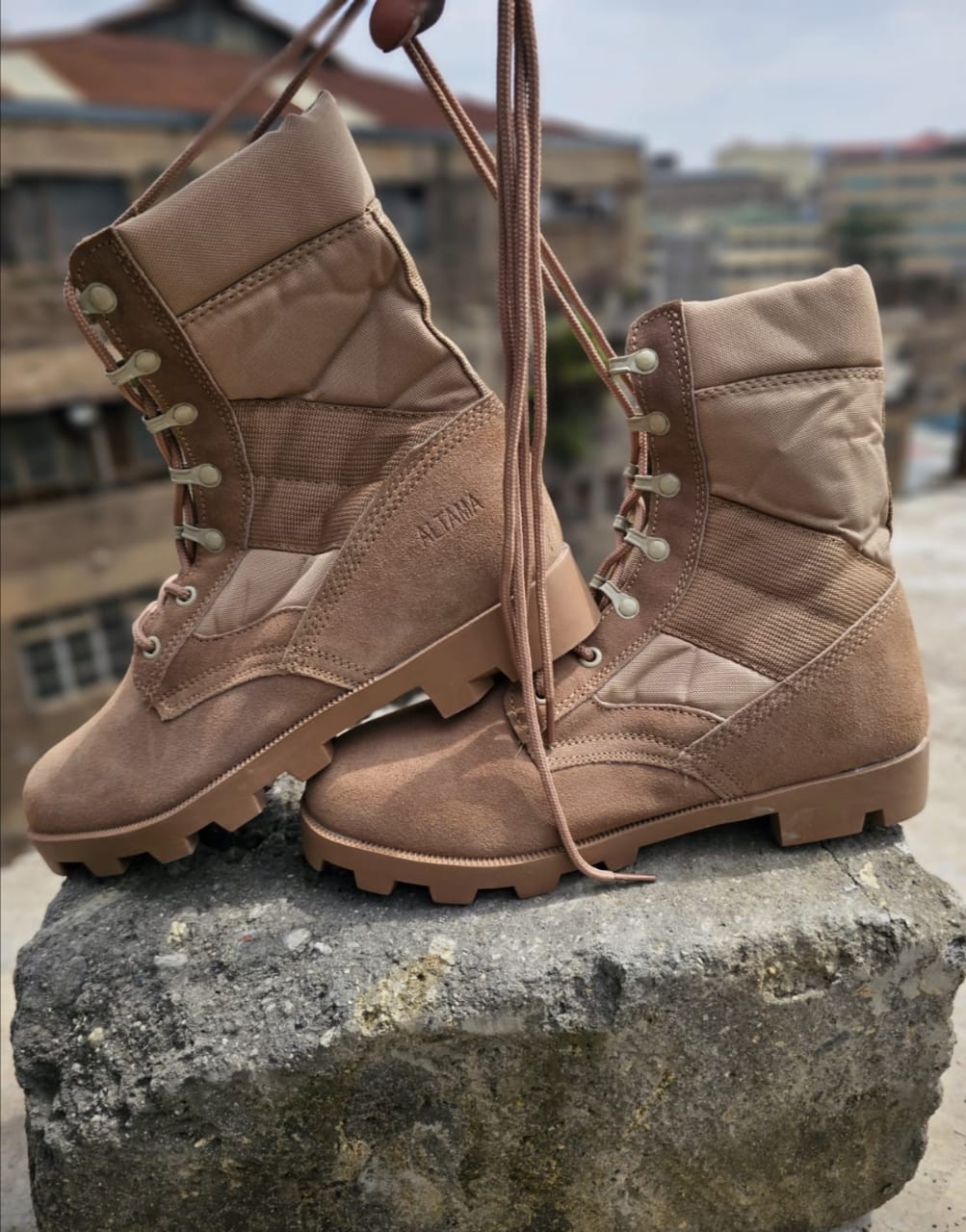 ORIGINAL LEATHER ALTAMA BOOTS, TACTICAL MILITARY BOOTS, CAMOUFLAGE BOOTS. HEAVY DUTY.