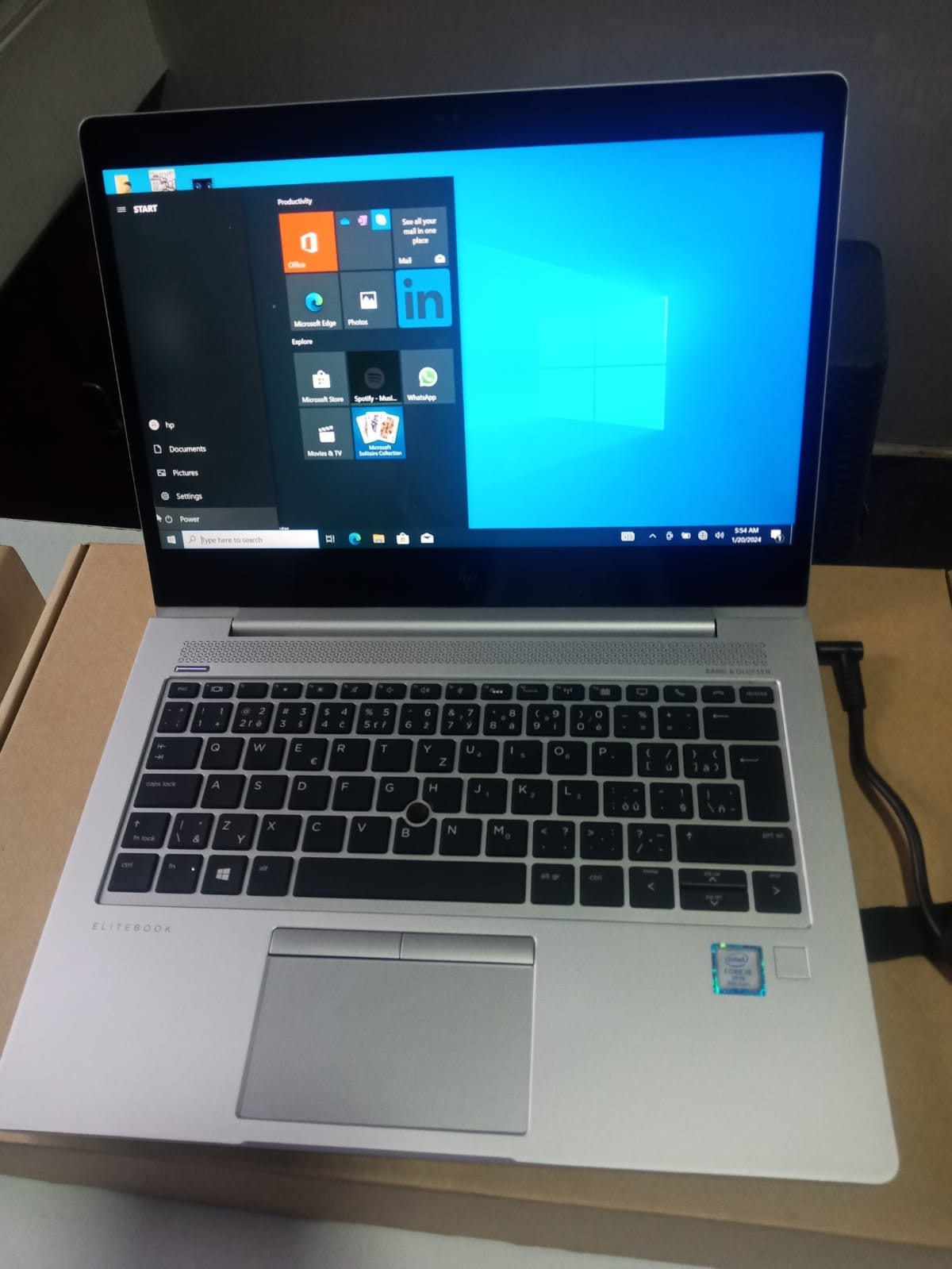 HP Elitebook 840 G5 Screen 14" FHD (1920x1080) Business Laptop (Intel Quad-Core i5-8250U, 8GB DDR4 RAM, 256GB SSD) USB Type-C, HDMI, Windows 11 Pro