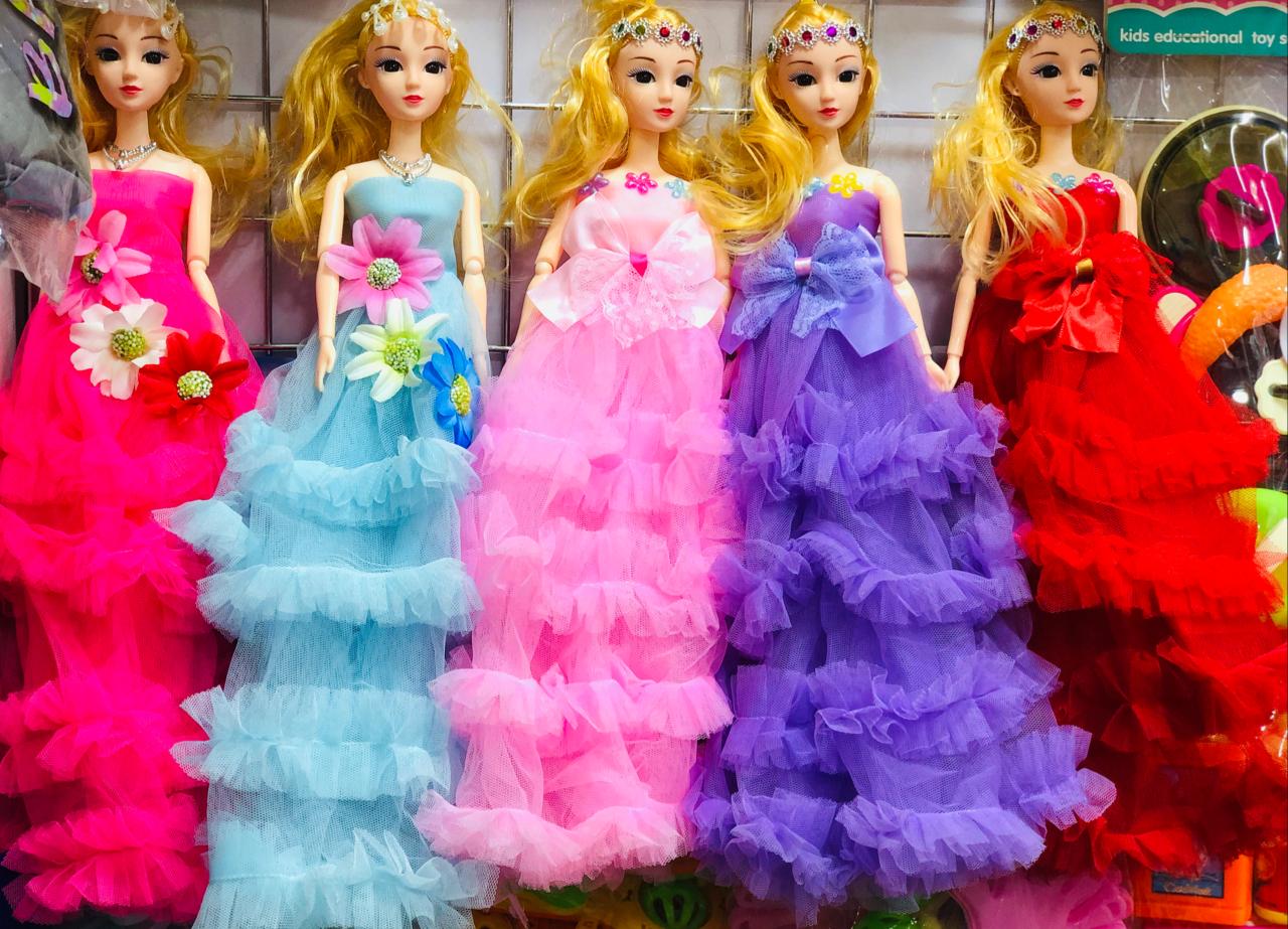 CUTE AND ELEGANT BARBIE DOLLSHarmless Material 
❤Flexible Structure 
❤Fashion And Cute Girl Doll 
❤Made of vinyl PVC material
❤Perfect For Kids