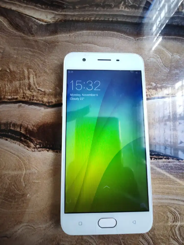 Anniversary offer !!! Enjoy quality Refurbished Oppo a57 F1s Smart Phone: 4gb Ram 64 Gb rom: 8Mp+16Mp front and Rear Cam: Front Fingerprint,: Dual Sim card With Warranty and 5000 Amp battery