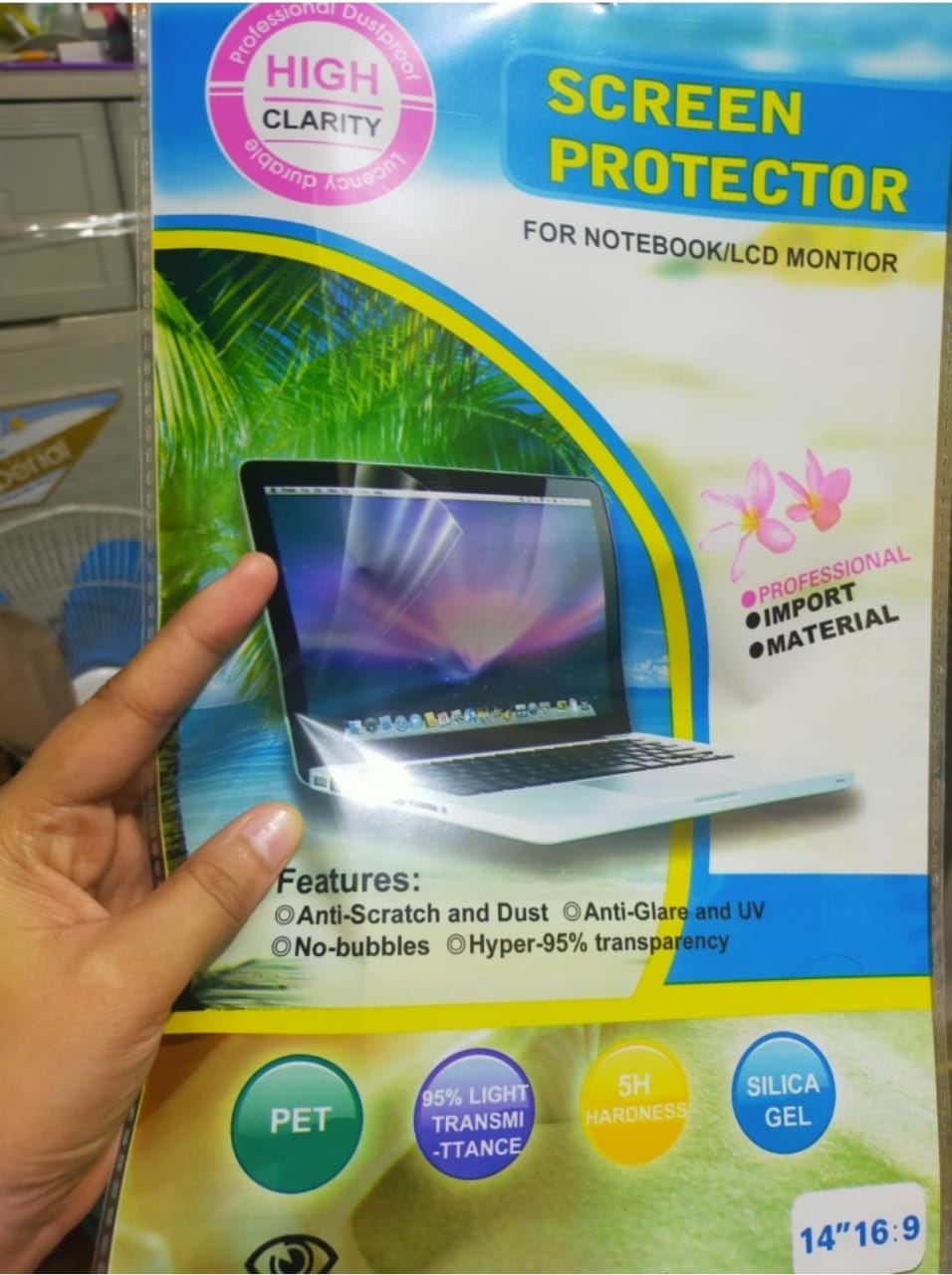 New arrival 14" screen Anti Glare, anti scratch, dust, no bubbles,hyper-95% and UV protector for laptops, monitors and LCD. 14 inches