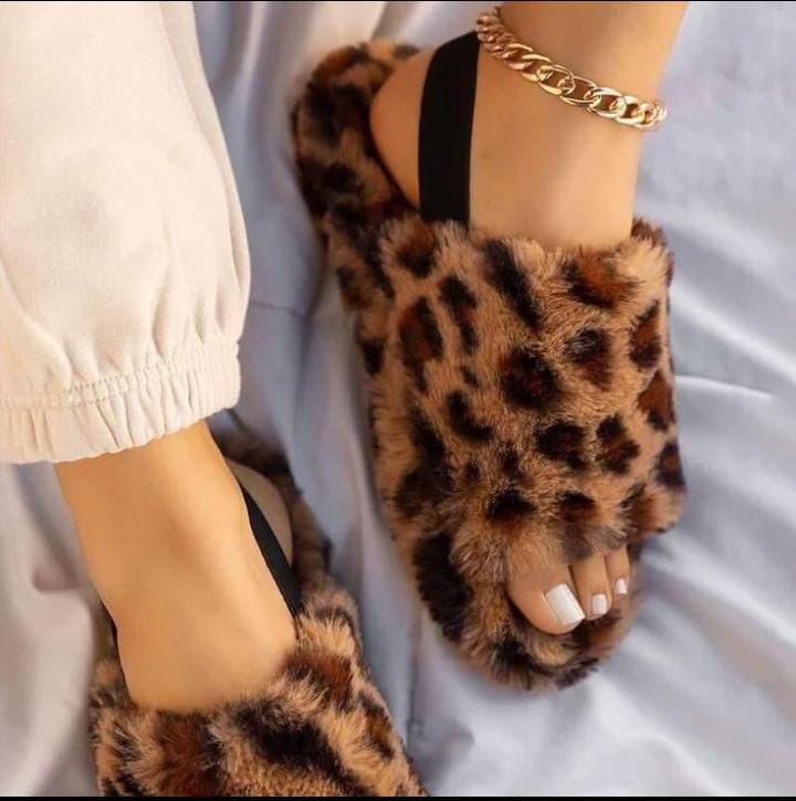 Limited Stock!!! Fashion New Arrival Ladies Women Faux Fur Slippers; Outdoor Sling Back Women Fur Open Toe Sandals