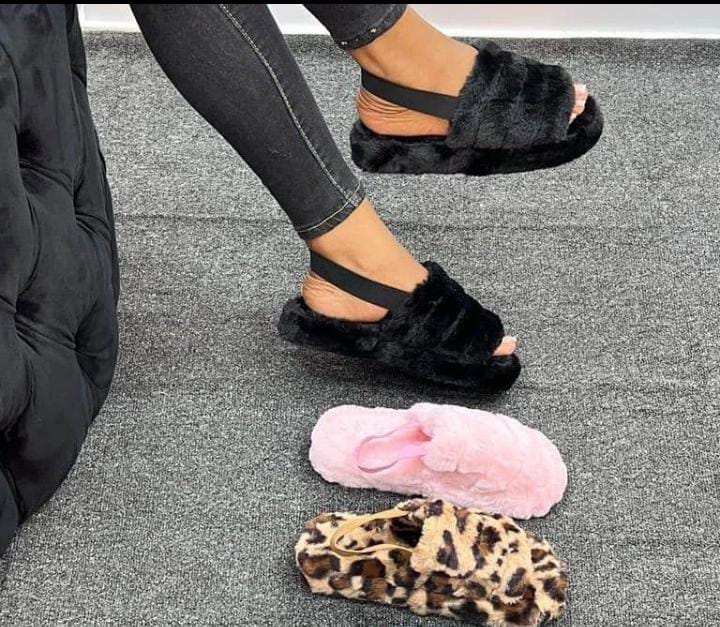 Limited Stock!!! Fashion New Arrival Ladies Women Faux Fur Slippers; Outdoor Sling Back Women Fur Open Toe Sandals