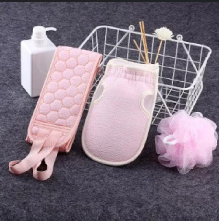 Limited Offer!! 3 in 1 Exfoliating Set; Loofah Sponge, Bathing Gloves,Ultra Long Double Sided Back Scrubber Material : wood pulp fiber sponge
-The material is non-irritating to the skin