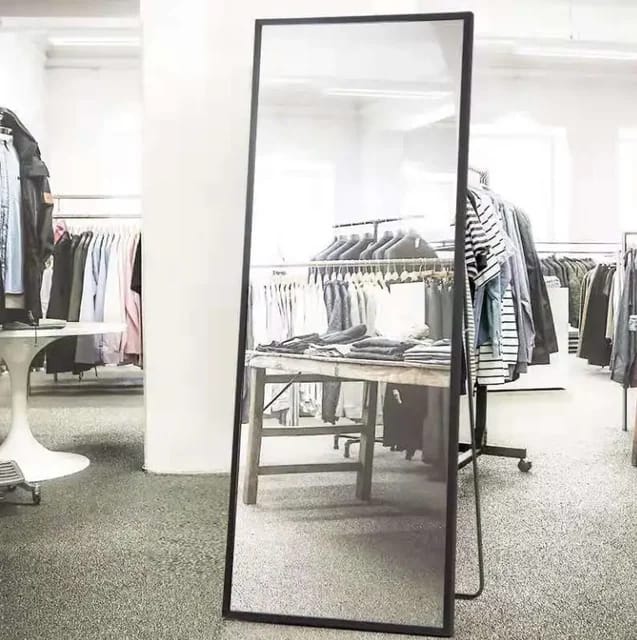 NEW OFFER 1.2 M BEAUTIFUL AND UNIQUE MIRROR CAN BE MOUNETD ON THE WALL OR FREE STANDING SUITABLE FOR  FULL BODY REFLECTION BLACK AND GOLDEN