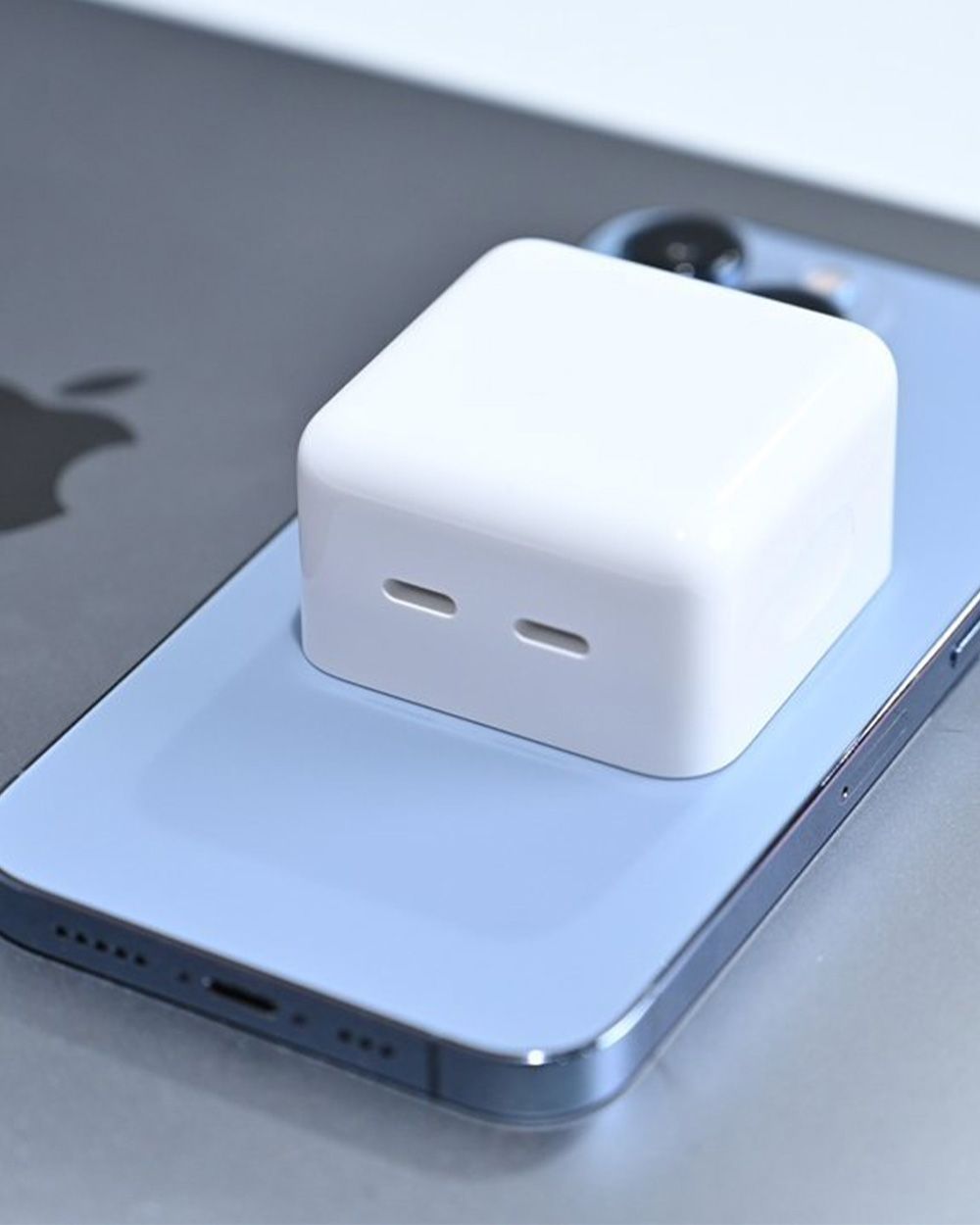35W Twin Port iPhone Fast Charger