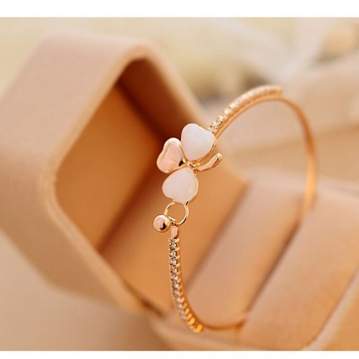 South Korea's new diamond bracelet sweet clover bracelet female high-grade creative hand jewelry
