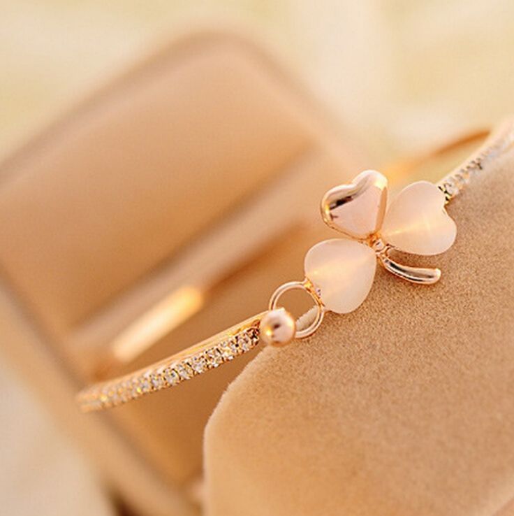 South Korea's new diamond bracelet sweet clover bracelet female high-grade creative hand jewelry