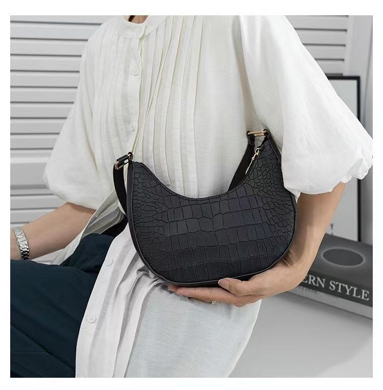 Fashion Crescent Bags Shoulder Bag Versatile Felt Cloth Armpit Bags Solid Color Bag for Girl Women Handbags Portable Travel Bag Felt Underarm Bag