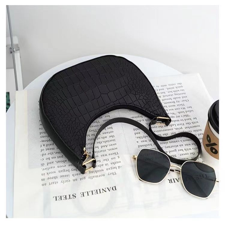 Fashion Crescent Bags Shoulder Bag Versatile Felt Cloth Armpit Bags Solid Color Bag for Girl Women Handbags Portable Travel Bag Felt Underarm Bag
