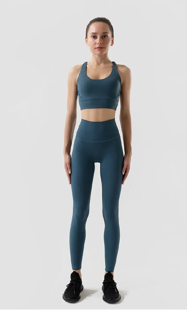 2024 New Women’s Double-sided Wool Cross Back Sports Bra Shock-proof Gathering Yoga Sports Bra Fitness Vest for All Season