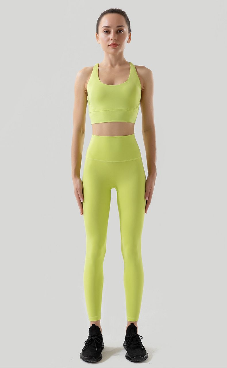 2024 New Women’s Double-sided Wool Cross Back Sports Bra Shock-proof Gathering Yoga Sports Bra Fitness Vest for All Season