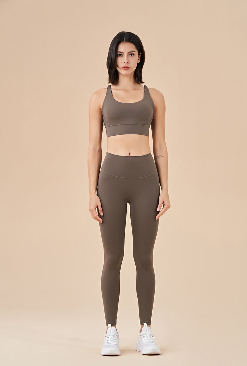 2024 New Women’s Double-sided Wool Cross Back Sports Bra Shock-proof Gathering Yoga Sports Bra Fitness Vest for All Season