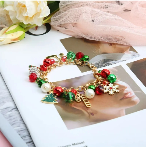 Christmas Crystal Bells Pearl Beaded Bracelet for Women Vintage Aesthetic Charm Santa Claus Tree Snowflake Chain Jewelry Gift