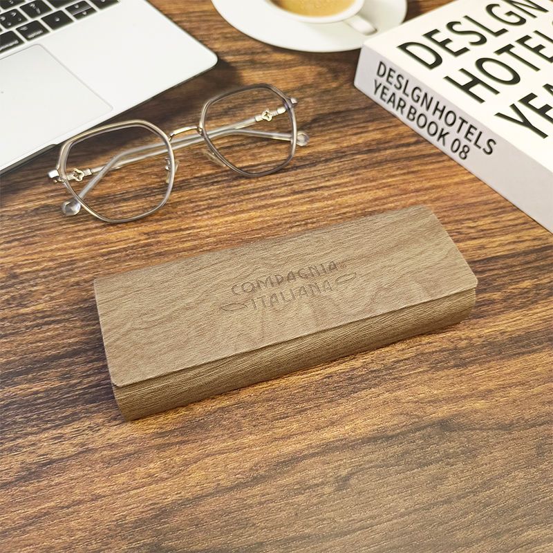 Glasses Case for Men and Women Students Large Frame Magnetic Suction Japanese Style Fresh Simple Advanced Car Compression-Resistant Portable Glasses Storage Box