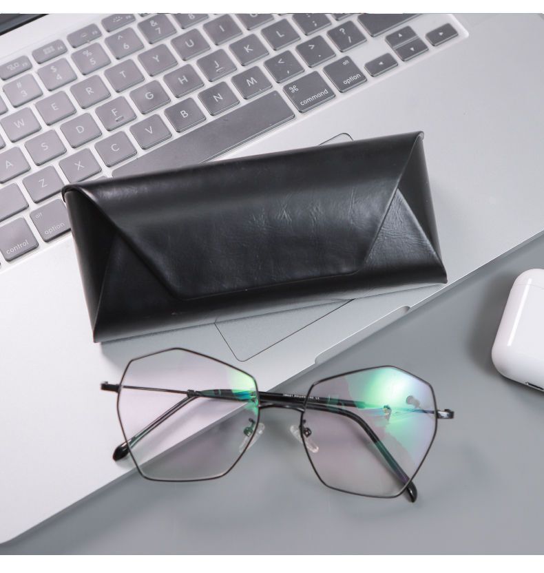 Only Case Glasses Case Advanced Magnetic Suction Fashion Men's and Women's Students Portable Retro Sunglasses Ink Simple Leather Mirror Case