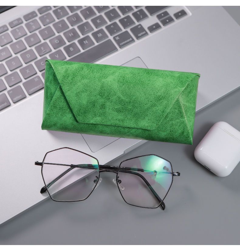 Only Case Glasses Case Advanced Magnetic Suction Fashion Men's and Women's Students Portable Retro Sunglasses Ink Simple Leather Mirror Case