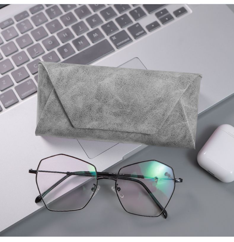 Only Case Glasses Case Advanced Magnetic Suction Fashion Men's and Women's Students Portable Retro Sunglasses Ink Simple Leather Mirror Case