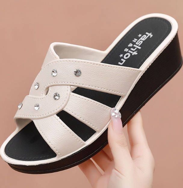 New ladies fashion wear flat bottom summer beach pearl H-shaped sandals and slippers