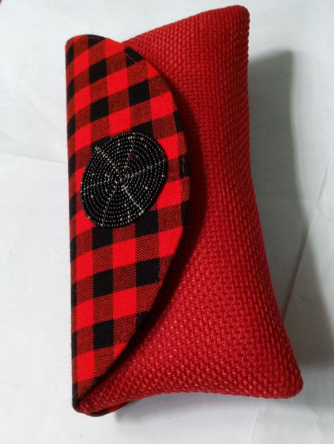 AFRICAN MAASAI PLAID CLUTCH PURSE- RED/BLACK FLORAL PRINT