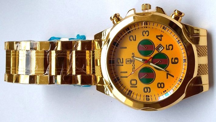 meticulously designed metallic gold-plated watch for men, a timepiece that transcends mere functionality to become a true work of art.