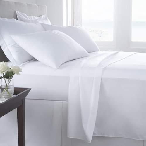 6pcs of 6*7 Plain White Fitted Bedsheets Set comes as 2pcs of Bedsheets
and 4pcs Pillow Cases Bedding Set