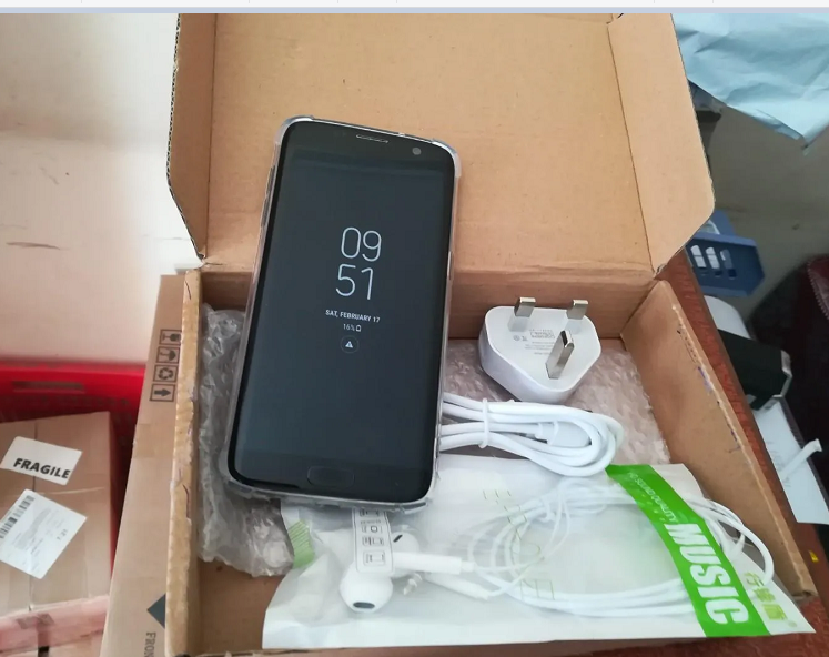 Refurbished phone Samsung Galaxy S7 edge dual sim Unlocked 4G+128GB WIFI Good Camera 12MP Smartphone screen with a line