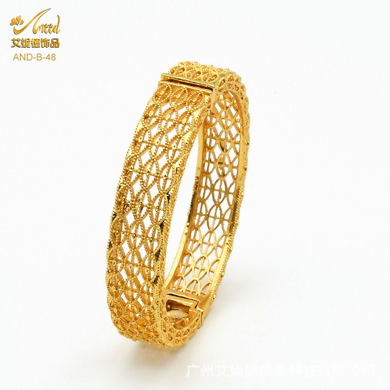 Hot Selling Alloy Gold-Plated Fashionable Bride Wedding Accessories Light Luxury Style Women's Wedding Sand Gold Bracelets Jewelry Wholesale