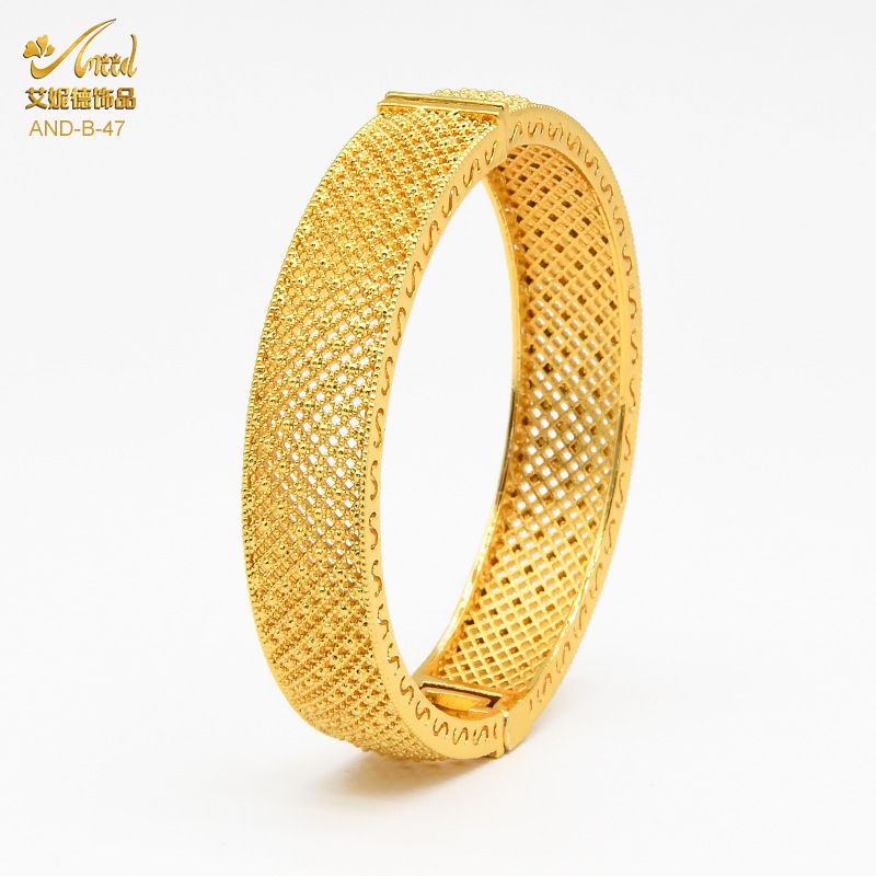 Hot Selling Alloy Gold-Plated Fashionable Bride Wedding Accessories Light Luxury Style Women's Wedding Sand Gold Bracelets Jewelry Wholesale