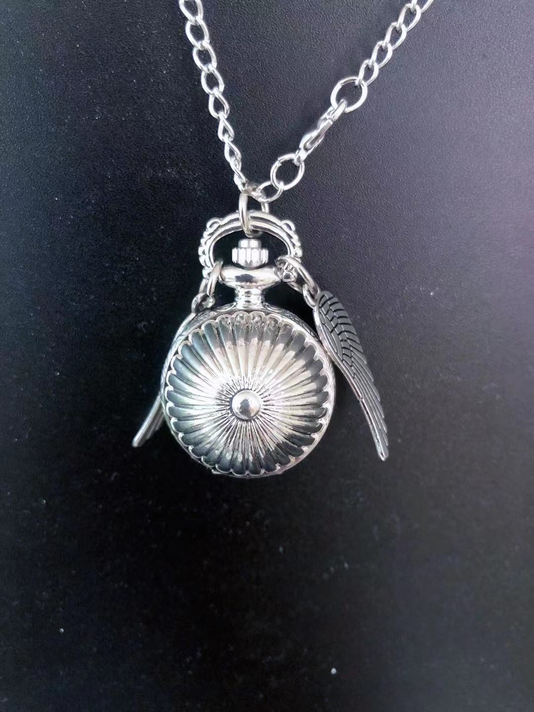 Harry Potter Thief Pocket Watch Necklace Harry Potter Multi Color Retro Pocket Watch New Stock Small Light Ball Big Wings Pocket Watch Student Watch Retro Watch Pocket Watch