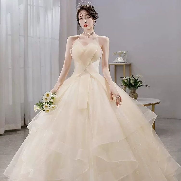 Main Wedding Dress 2024 New Bride Bra Champagne French High End Simple And Vintage Outgoing Dress Light Luxury Princess Floor length Dress Tied Bride Dress Crown