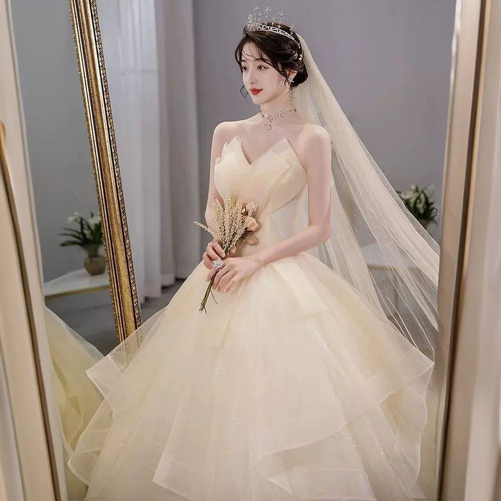 Main Wedding Dress 2024 New Bride Bra Champagne French High End Simple And Vintage Outgoing Dress Light Luxury Princess Floor length Dress Tied Bride Dress Crown